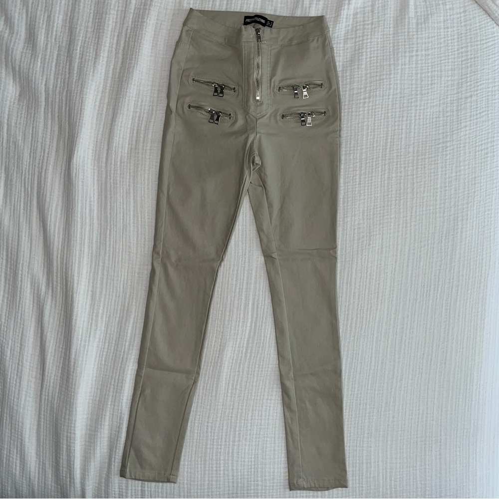 Pretty Little Thing Jeans - Picture 2 of 4